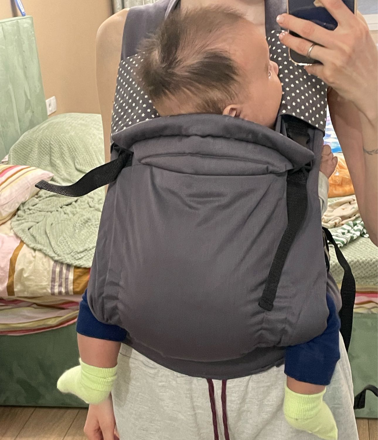 Девочки кто пользовался эрго рюкзаком? Нам 3,5 месяца ребёнок не слази... image №2