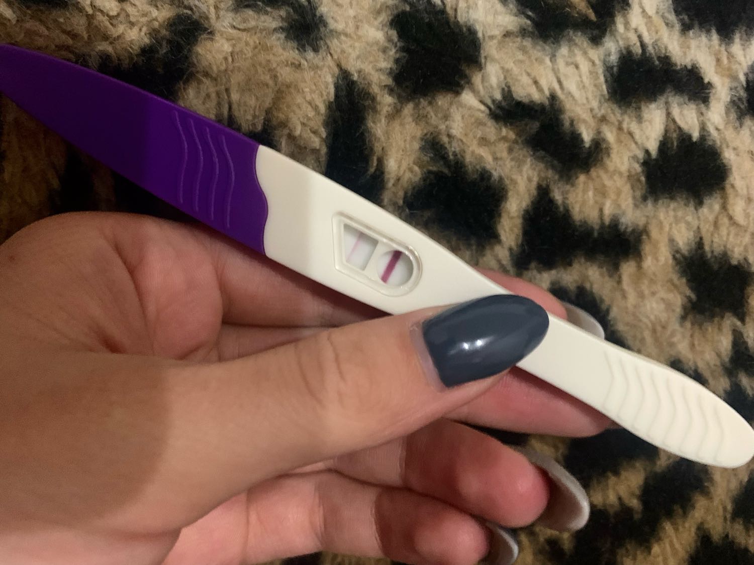 Девочки какие признаки при первой беременности?🤰🏻
Тест показал полоску... 